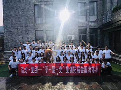 泓灼盛夏轟趴館：沒(méi)有狂躁只有激情